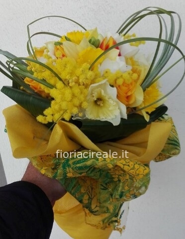 mimose e tre rose rosse